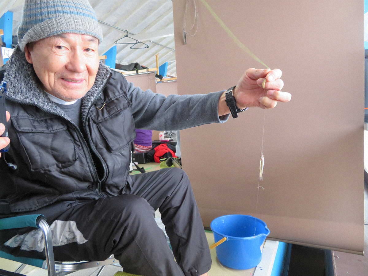 【画像・写真】バリバスカップ2022スポニチ「桧原湖ワカサギ釣り大会」　22年ホットに締めくくった