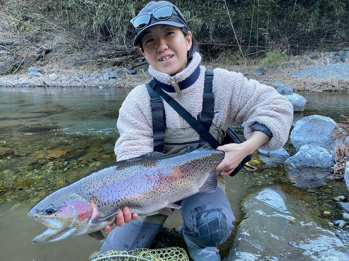 【画像・写真】放流魚でなければ…幻の日本新69センチハコスチ　冬季C&Rエリアで渓流解禁前の“腕試し”