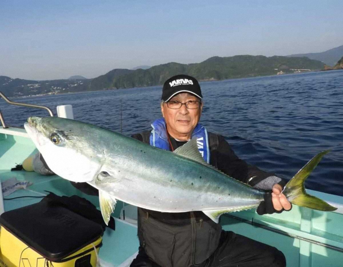 【画像・写真】肉厚！デカイ！！44センチ特大イサキ　ゲストも多彩良型メジナに1キロ級マダイ