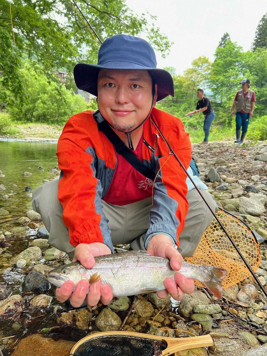 【画像・写真】激アツ渓流魚の宝庫で尺上32センチヤマメ　三依地区でフライ教室