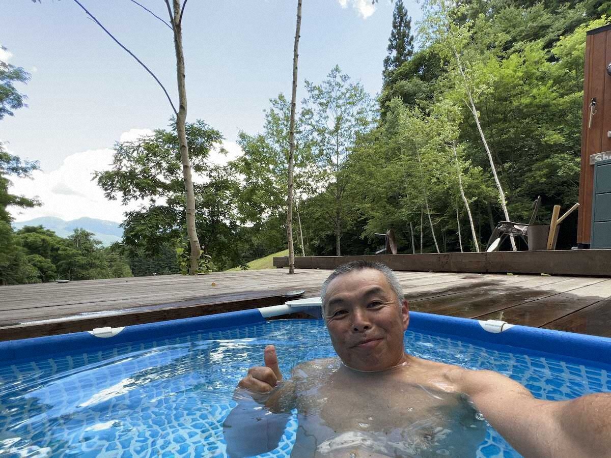 【画像・写真】顎下オレンジ鮮やか　35センチニジかかった　群馬県片品村「奥日光ファミリーランド白根魚苑」