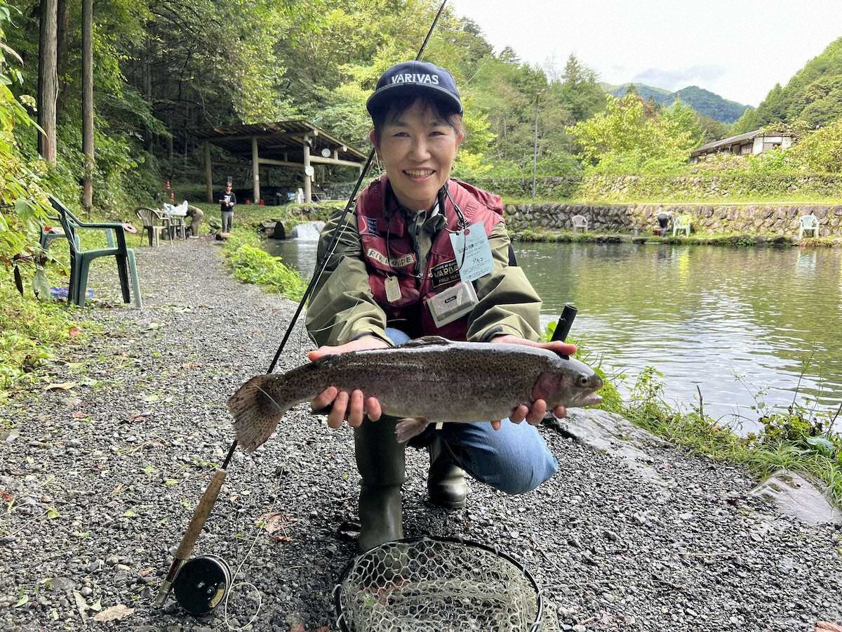 【画像・写真】訪れた甲斐あり！！53センチ甲斐サーモンレッド　山梨県小菅村「小菅トラウトガーデン」