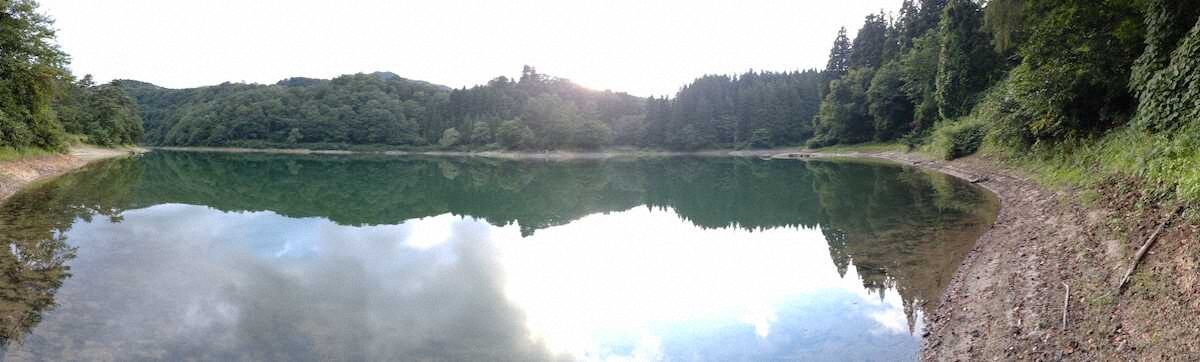 【画像・写真】エメラルドグリーンの水面と青目のヘラ　モデルとなった“謎のフナ”を追って秋田・貝沼へ