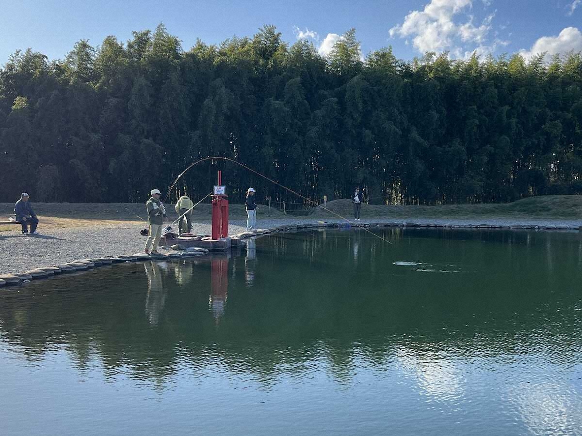 【画像・写真】良型ニジマス入れ掛かり　本命大型ヤシオには出合えず　鬼怒川フィッシングエリア