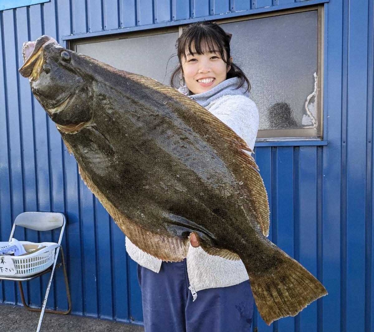 【画像・写真】ヒラメ勝負まさかの逆転負け　「官兵衛」伊藤下心いっぱい釣りデートの結果は…