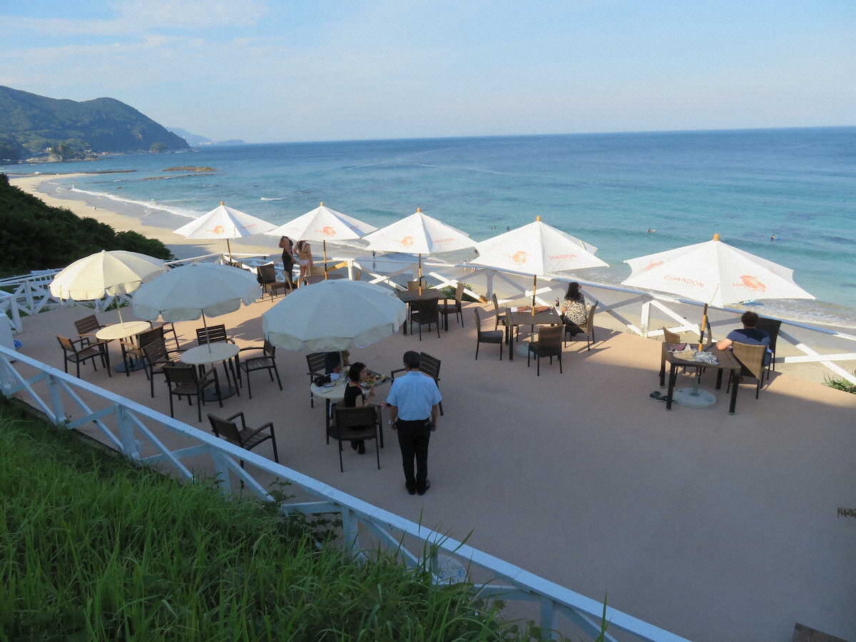 【画像・写真】【静岡・伊豆】泳がなくても楽しいビーチ発見！絶景カフェにド迫力花火、翌朝は温泉から日の出満喫