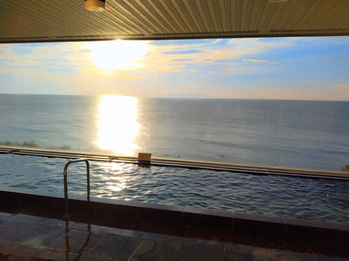 【画像・写真】【静岡・伊豆】泳がなくても楽しいビーチ発見！絶景カフェにド迫力花火、翌朝は温泉から日の出満喫