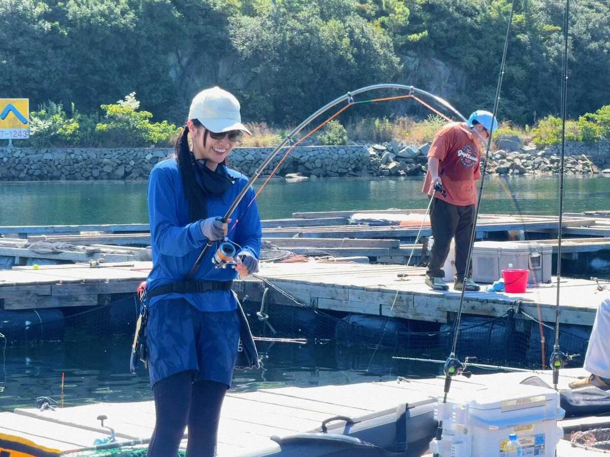 【画像・写真】田中梨乃　兵庫県姫路市・家島の日本最大級海上釣り堀で、朝イチ釣り活！大事なポイント教えます