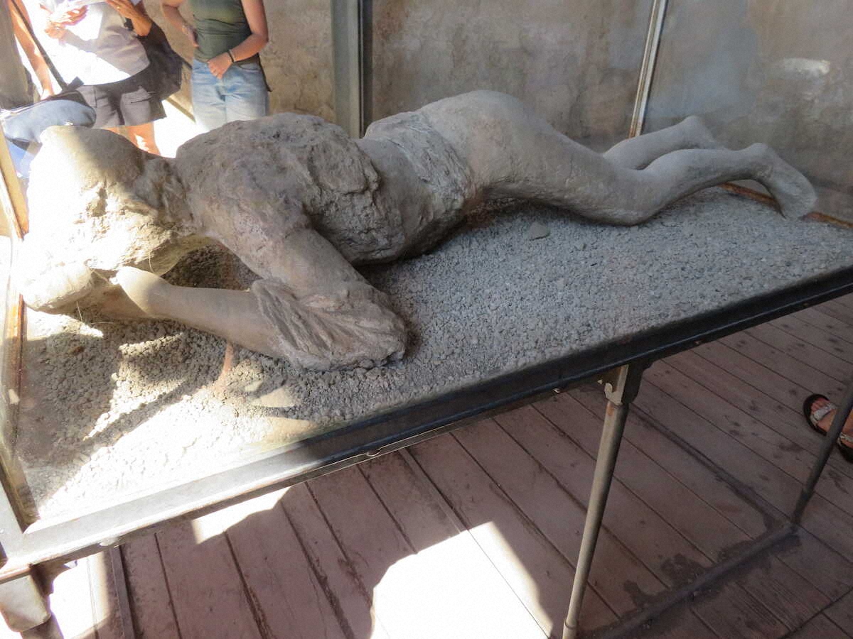 【画像・写真】【南イタリア】2100年前に思いはせ…ポンペイに残る古代都市の生活の跡　驚きの壁画も