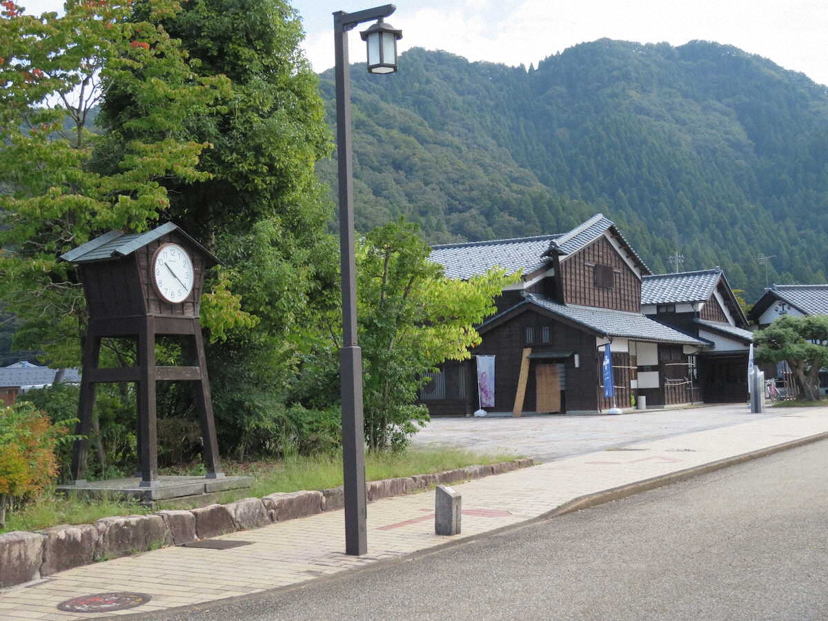【画像・写真】【福井】吉永小百合CMで話題「日本一複雑な屋根」の神社とは…越前和紙のふるさとを訪ねて