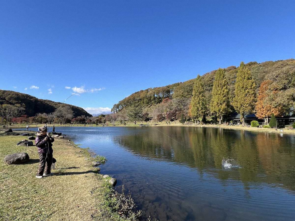 【画像・写真】ポイント移動奏功!40センチニジマス“教え子”2人と目標達成　福島県・那須白河フォレストスプリングス