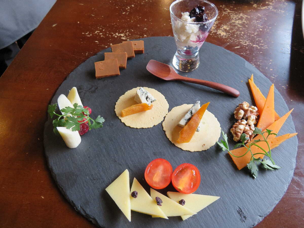 【画像・写真】【栃木・那須】クリスマスは北欧ムードで！サンタに会えるフィンランドの森、とろとろ絶品チーズ料理も