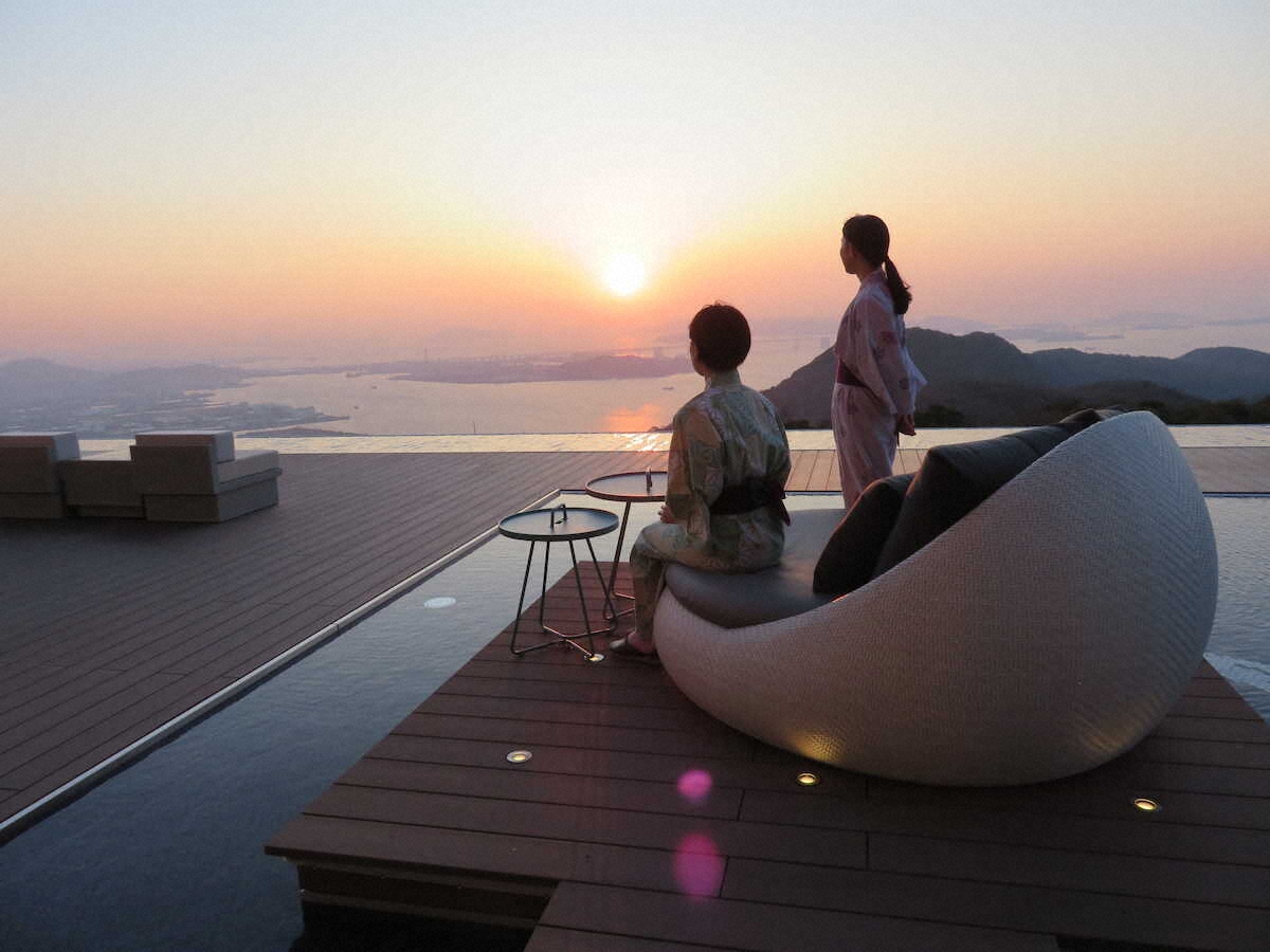 【画像・写真】【香川】瀬戸内海一望！「水鏡のテラス」で夕日のパノラマ満喫　休暇村讃岐五色台がリニューアル