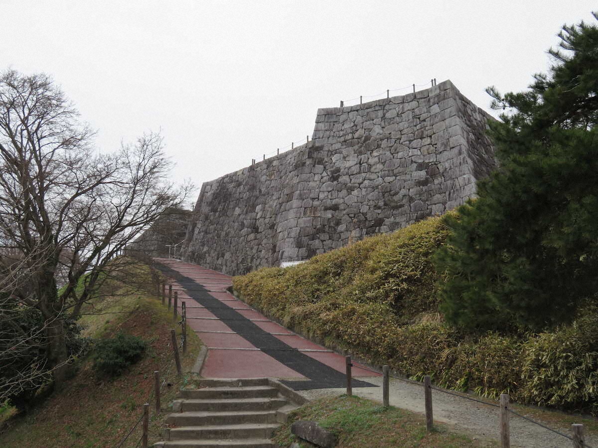 【画像・写真】【福島・二本松】二本松城でしのぶ戊辰戦争の悲劇　少年隊士の思いに涙…本丸跡からは絶景が