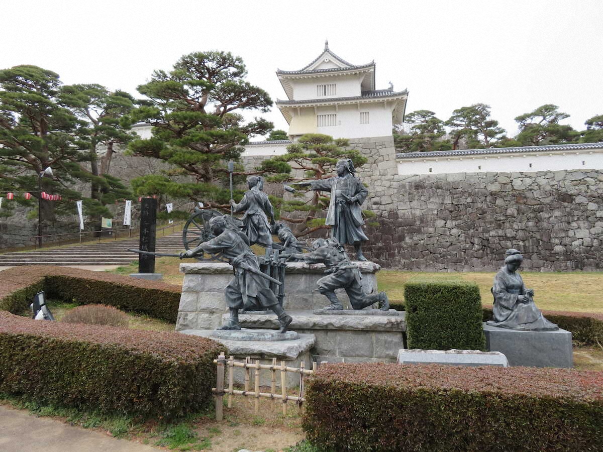 【画像・写真】【福島・二本松】二本松城でしのぶ戊辰戦争の悲劇　少年隊士の思いに涙…本丸跡からは絶景が