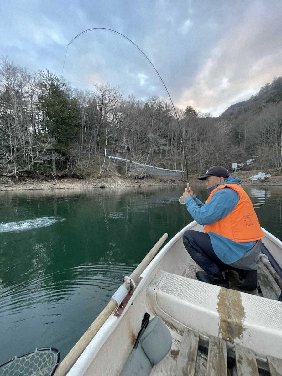 【画像・写真】年に一度のビッグチャンス!!レインボートラウト　51センチGET!!