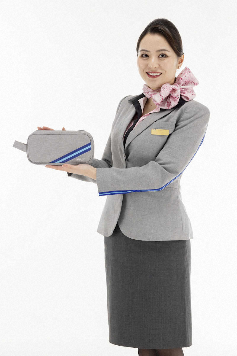 【画像・写真】全日空CA制服柄のポーチ「ANAオリジナルユニフォームコレクション　ガジェットポーチ（CA）」