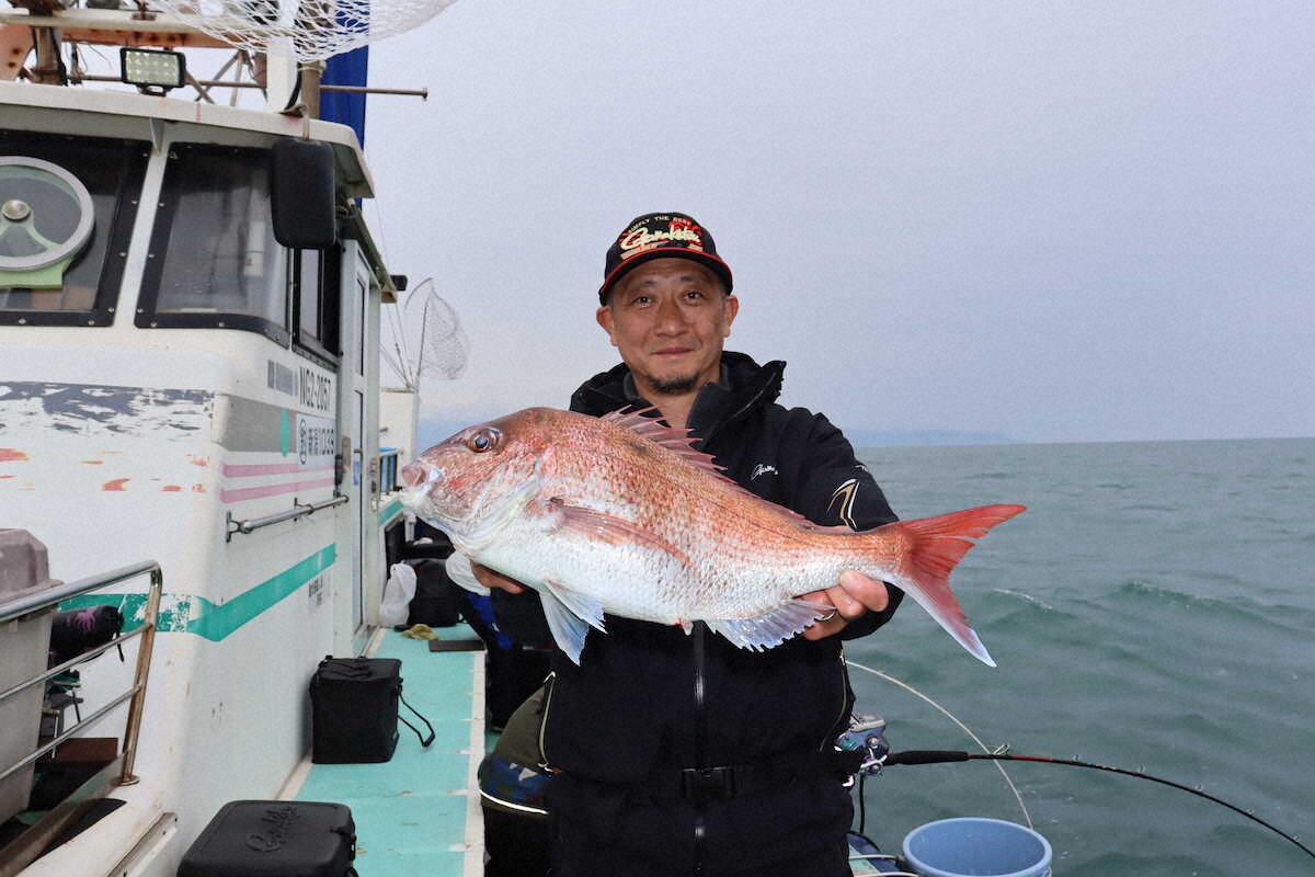 【画像・写真】当日は水温低めも…3キロのマダイ　目下、乗っ込み中　数・型ともに上向き　直江津・えびすや