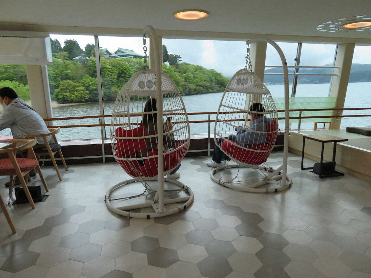 【画像・写真】【箱根】どこに座る？席選びも楽しい芦ノ湖遊覧船「SORAKAZE」　40分のそう快クルージング