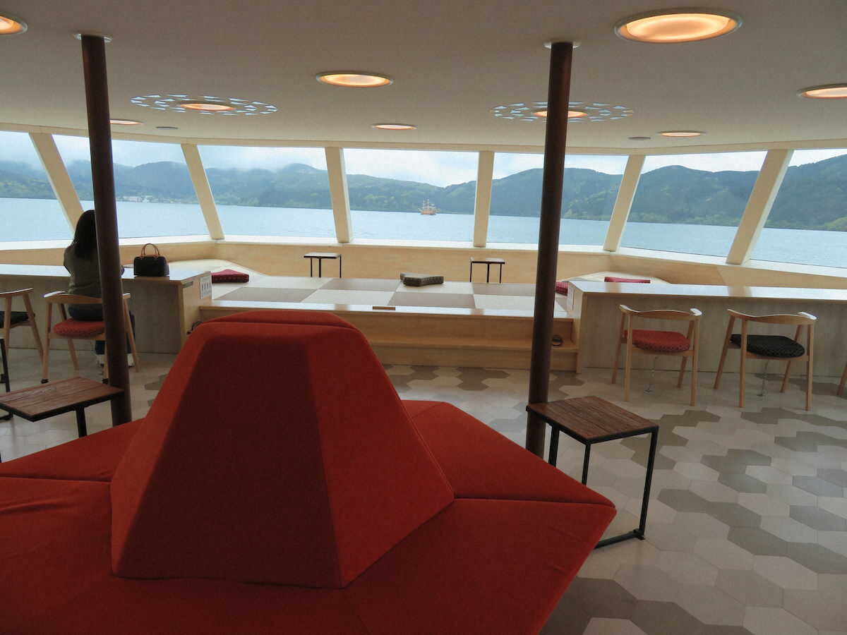 【画像・写真】【箱根】どこに座る？席選びも楽しい芦ノ湖遊覧船「SORAKAZE」　40分のそう快クルージング