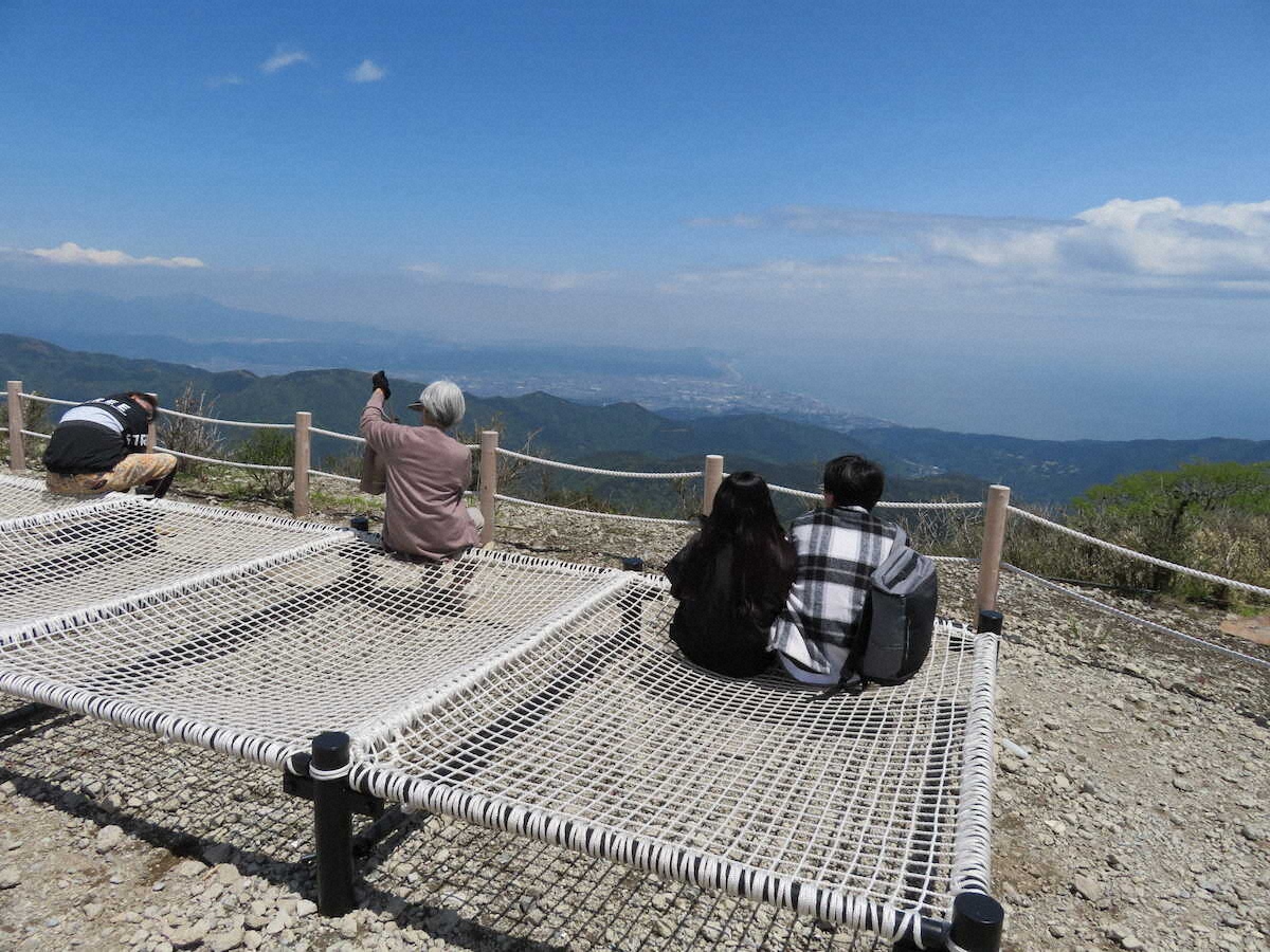 【画像・写真】【箱根】新名所「芦ノソラ」誕生　湖と空が溶け合う絶景パノラマに感動！スリル満点の展望デッキも