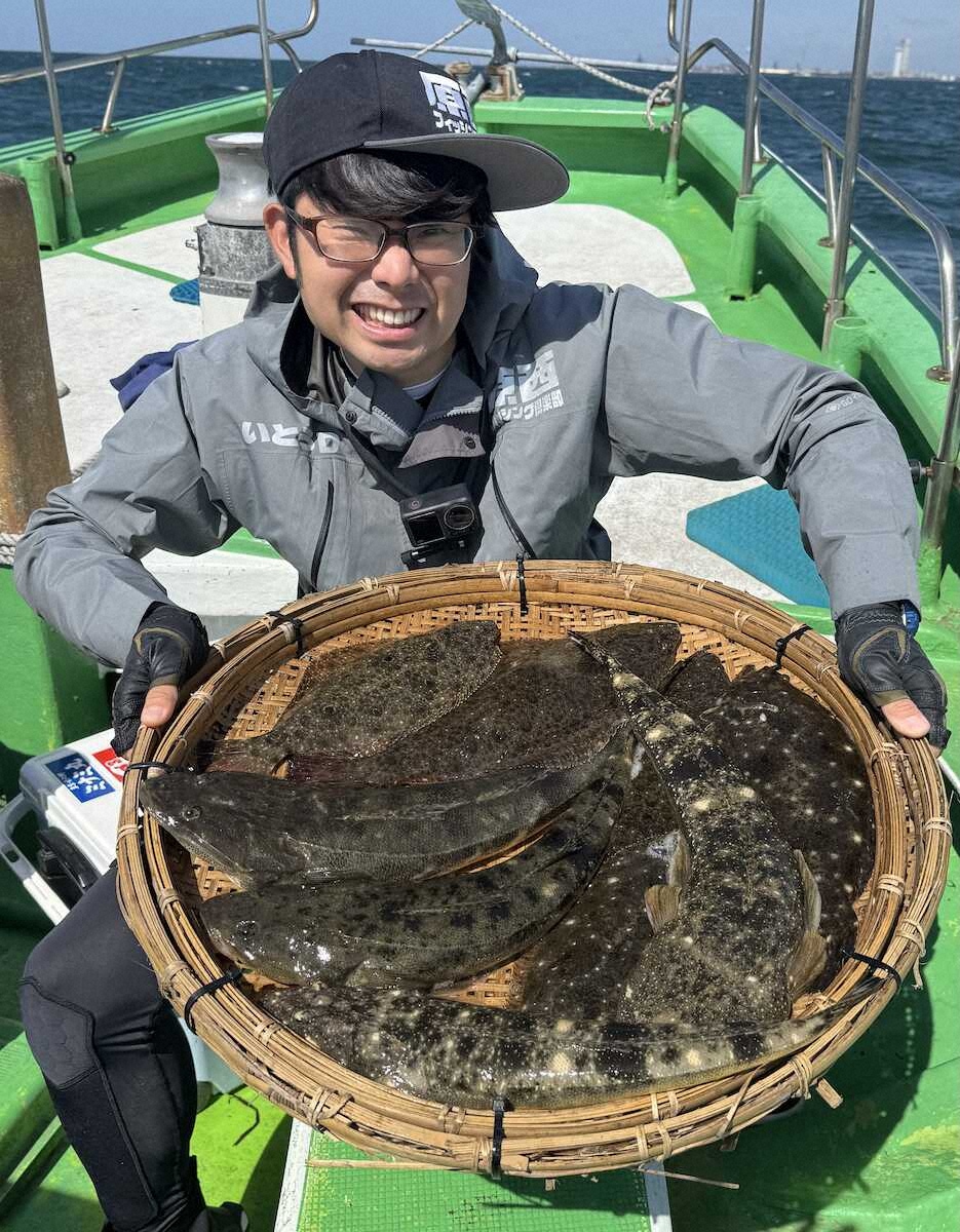 【画像・写真】45センチ、マゴチ　お立ち台で視線独占　ミヨシ舞台にルアーで勝負　深川・吉野屋