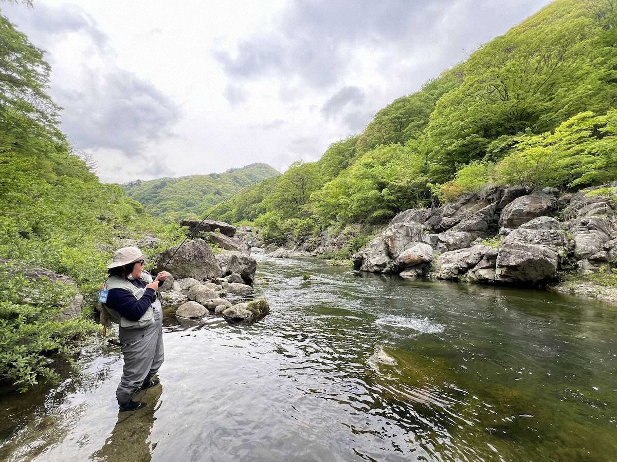【画像・写真】スリル満点！56センチ鬼鱒　細いナイロンハリスでゲット