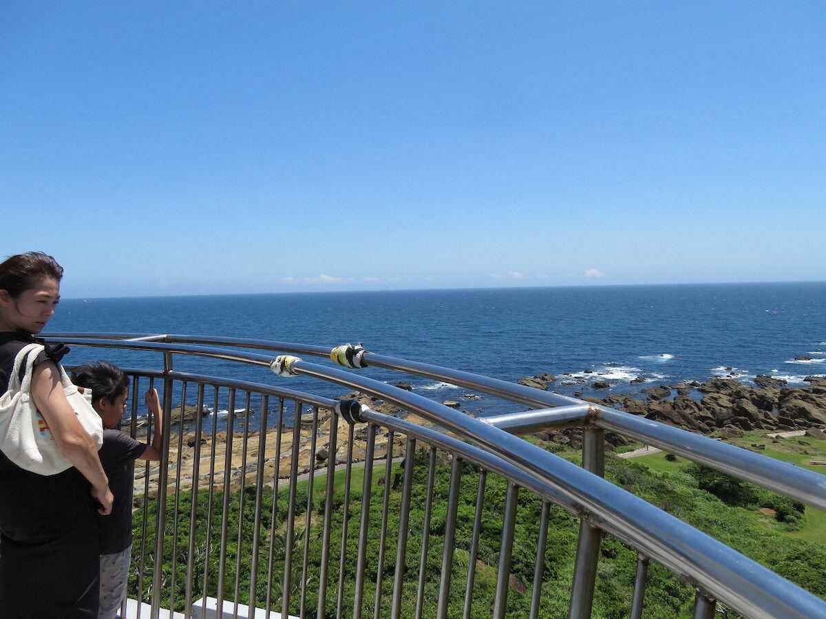 【画像・写真】【千葉・南房総】登れる灯台は16基だけ！野島埼灯台で太平洋の絶景堪能　カップルならラバーズベンチへ