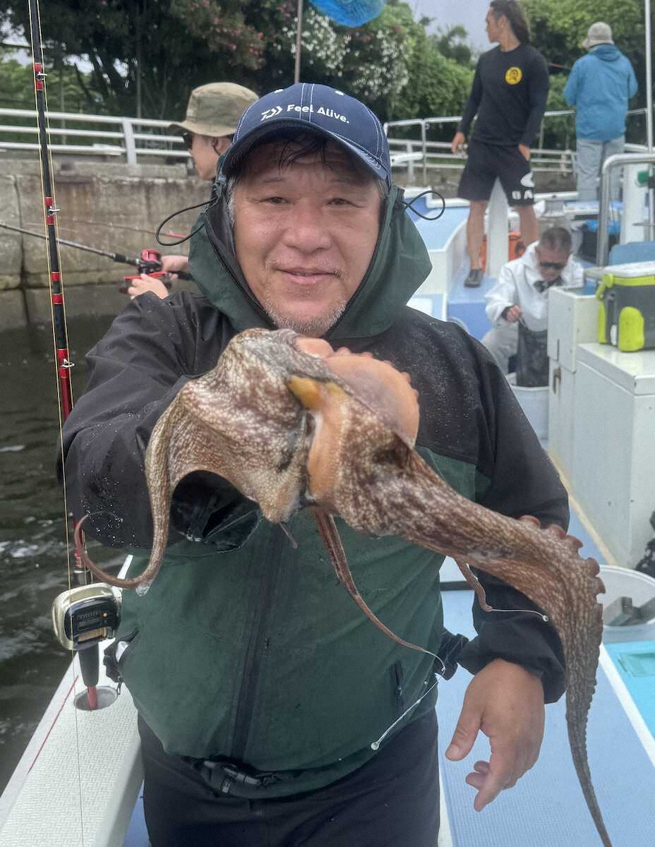 【画像・写真】ハッピー良型マダコ！　愛読者と出会いテンションUP　衝撃告白にうれし恥ずかし