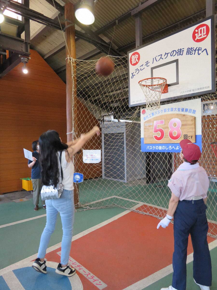 【画像・写真】【秋田～青森】白神山地と日本海　「リゾートしらかみ」で五能線の絶景堪能　駅でバスケ体験も