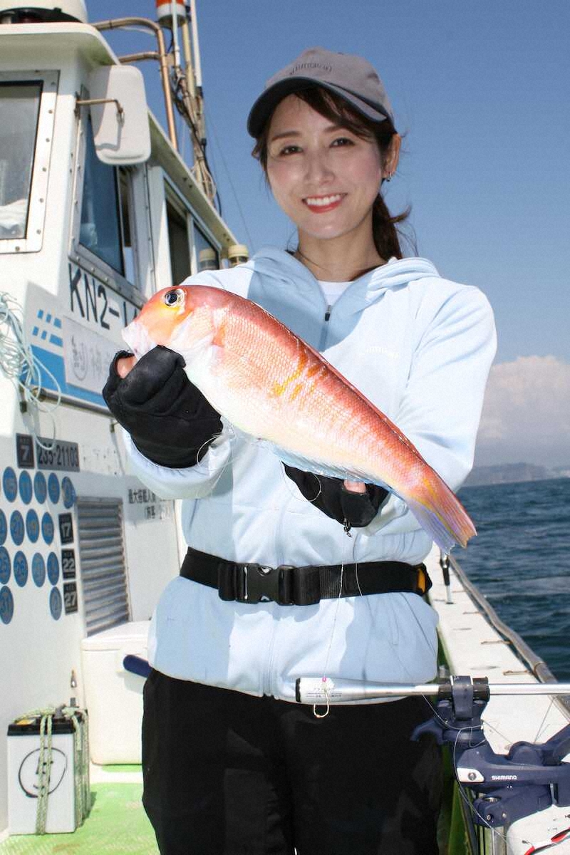 【画像・写真】34センチを釣り上げ笑顔