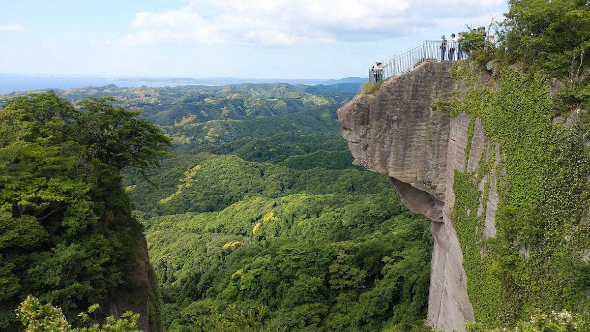 【画像・写真】【千葉】絶景だらけの鋸山　岩壁にそびえる観音様に圧倒！山頂から突き出す「地獄のぞき」はスリル満点