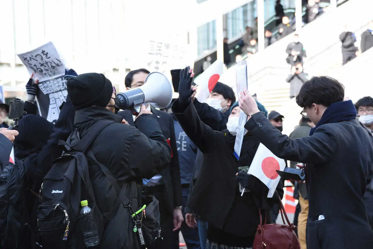 【画像・写真】高市早苗首相　第一声で独特表現用い政策訴え　「髪の毛は自分で買った毛染め剤で…」