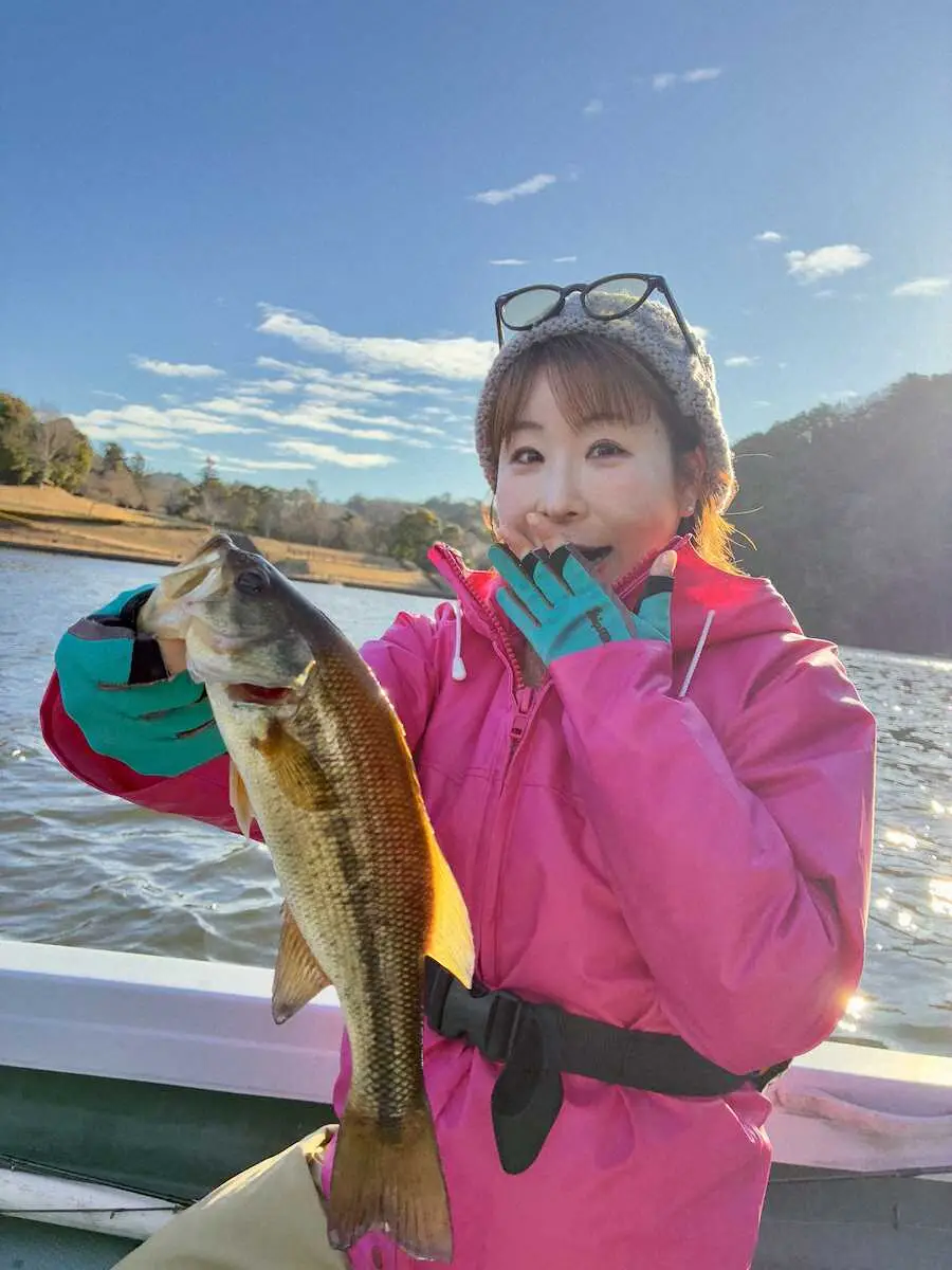 バス釣り 奇跡の一匹バス釣り2年生進級 水温も活性も上がらない中29センチ