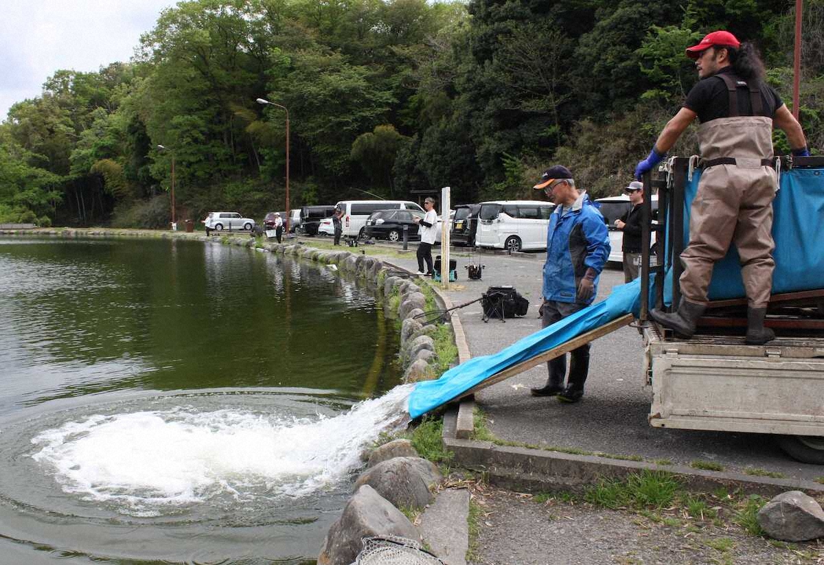 【画像・写真】手ぶらOK！降車3歩　楽々ニジマス　管理釣り場で“お気楽”に