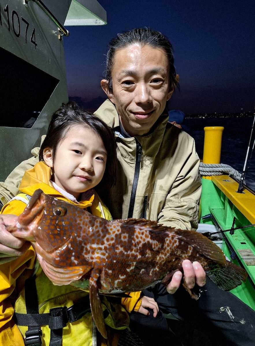 【画像・写真】父親とカサゴ楽しまナイト　夜だけど目を輝かせ小学生も“目覚めた”