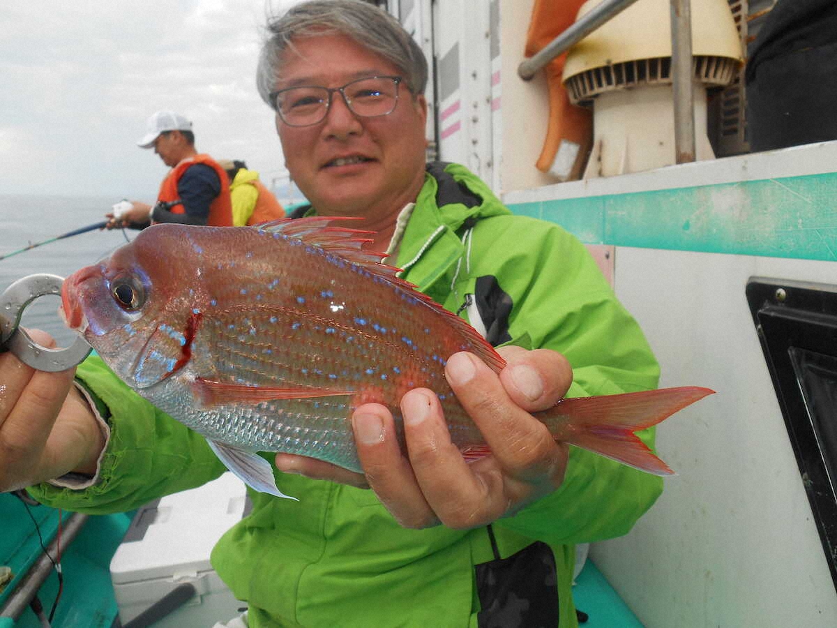 【画像・写真】暗闇で5.6キロ ヒラメきらり！マダイ狙いも無念…釣行早すぎた