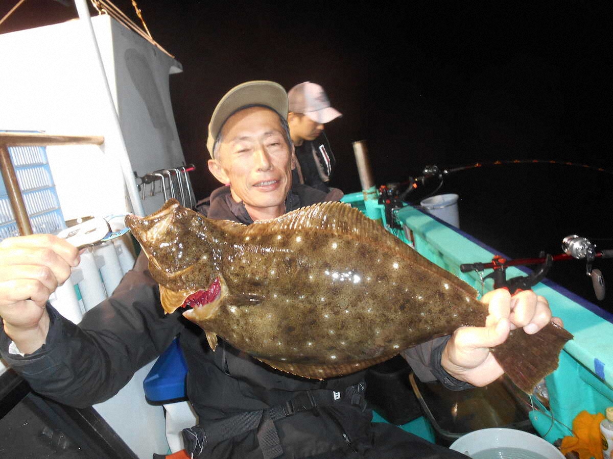 【画像・写真】暗闇で5.6キロ ヒラメきらり！マダイ狙いも無念…釣行早すぎた