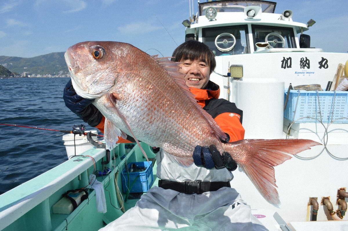 【画像・写真】シーズン開幕さイサキよく42センチ大イサキ　高級五目でクーラーボックス宝石箱