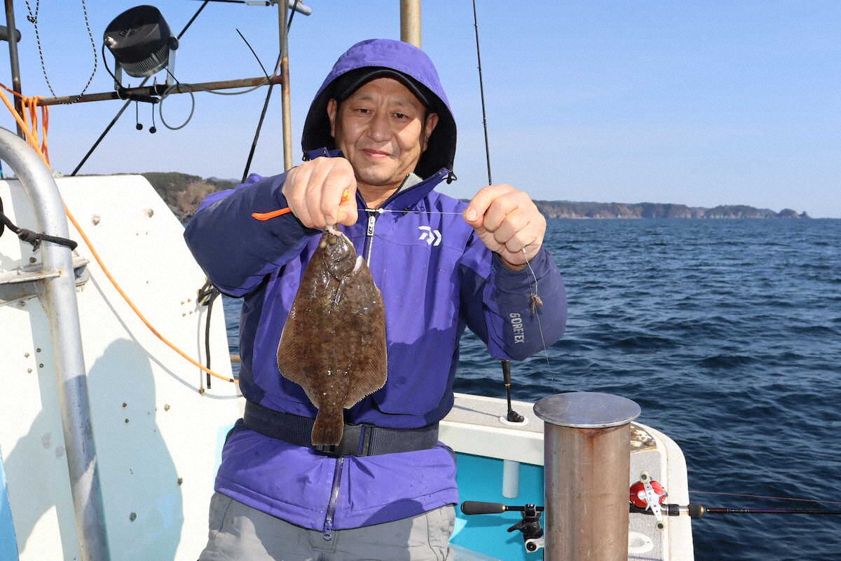 【画像・写真】魚からの声キャッチでマコガレイ32センチ　“糸電話釣法”海底小突いて…