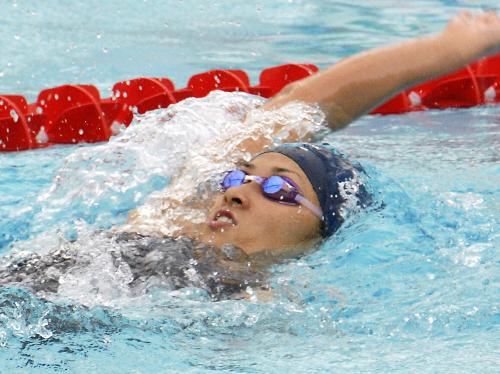 ＜女子２００メートル背泳ぎ決勝＞２分８秒８０の自己ベストで優勝した伊藤華英
