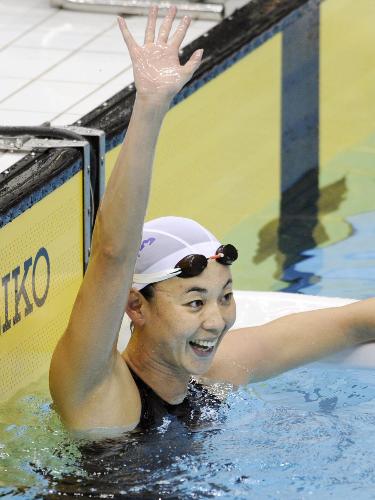 ２００９年の新潟国体で５年ぶりに現役復帰し、成年女子５０メートル自由形で優勝した萩原智子