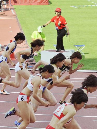 陸上日本選手権 女子１００ 英語の合図でスタートする選手たち スポニチ Sponichi Annex スポーツ