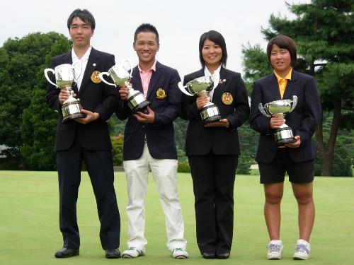 日本ジュニア選手権で優勝した（左から）小西、伊藤、比嘉、西村