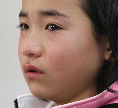 女子シングルス２回戦でストレート負けした伊藤美誠は会見場で涙を見せる