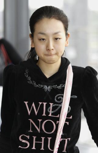 フィギュアスケートの世界選手権から帰国した女子６位の浅田真央