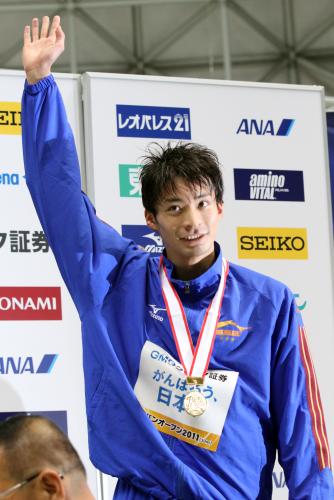 ＜男子２００メートル背泳ぎ＞前日の１００メートルと合わせて２冠を達成した入江陵介