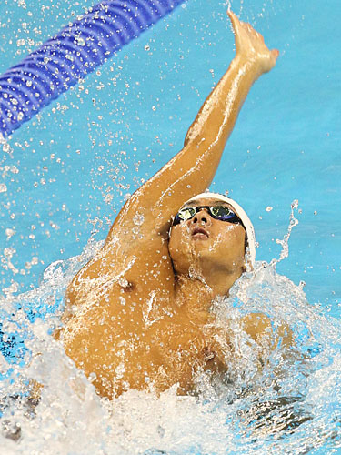 男子背泳ぎ５０メートル準決勝、全体９位で敗退した古賀