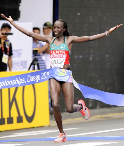 女子マラソン　２時間２８分４３秒で優勝したケニアのエドナ・キプラガト