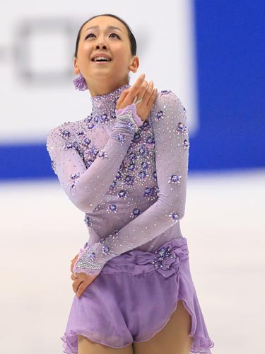フィギュアスケート全日本選手権、女子フリーでフィニッシュを決める浅田真央